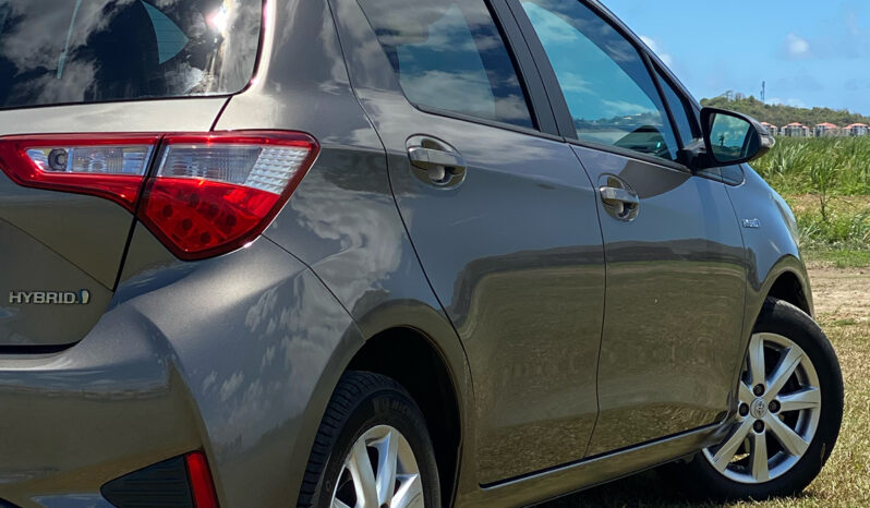 
								Toyota Yaris Hybride full									