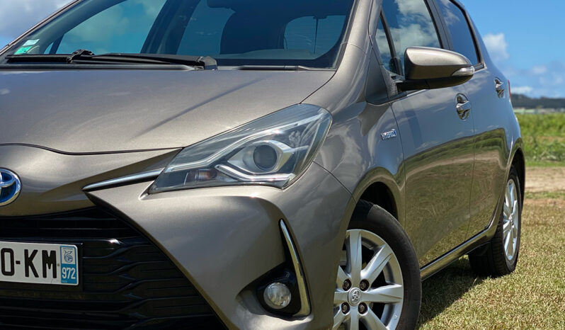 
								Toyota Yaris Hybride full									