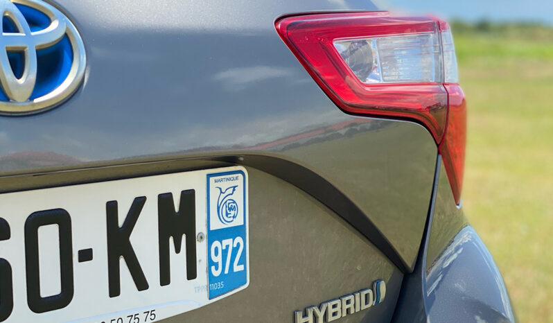
								Toyota Yaris Hybride full									
