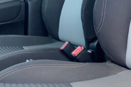 
										Toyota Yaris Hybride full									