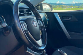 Toyota Auris 1.8 Hybrid HSD 136h – 2015 – Boîte automatique