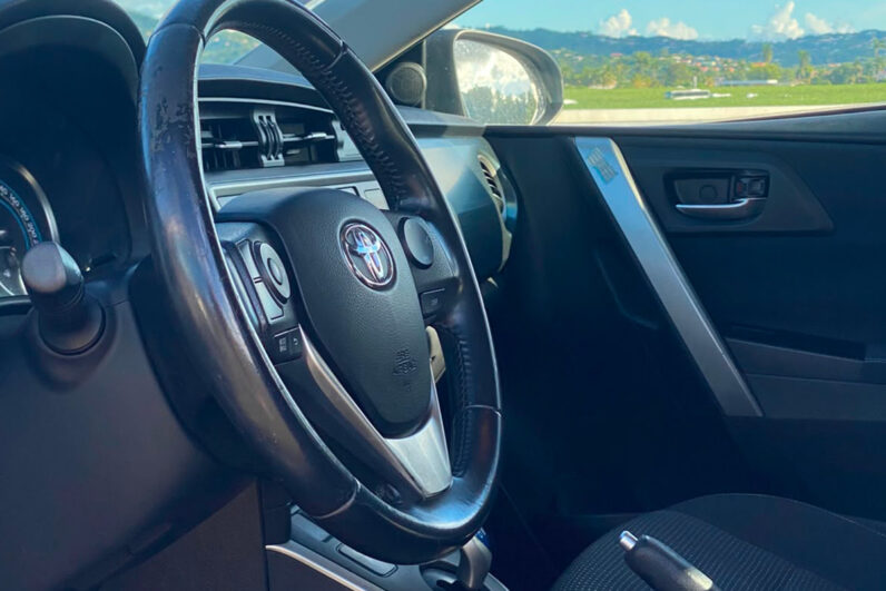 
								Toyota Auris 1.8 Hybrid HSD 136h – 2015 – Boîte automatique full									