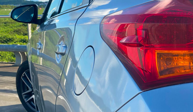 
								Toyota Auris 1.8 Hybrid HSD 136h – 2015 – Boîte automatique full									